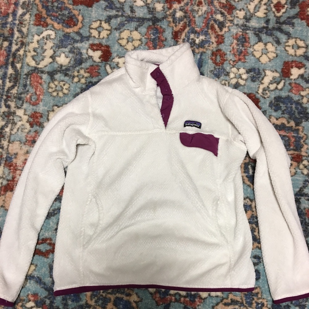 Women’s Patagonia pullover sweatshirt